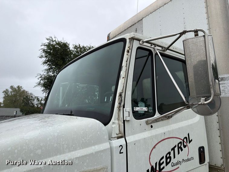 image for item FT6306 2000 Freightliner FL70 box truck