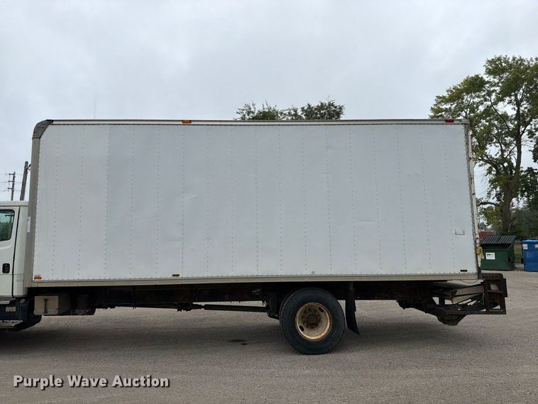 image for item FT6306 2000 Freightliner FL70 box truck