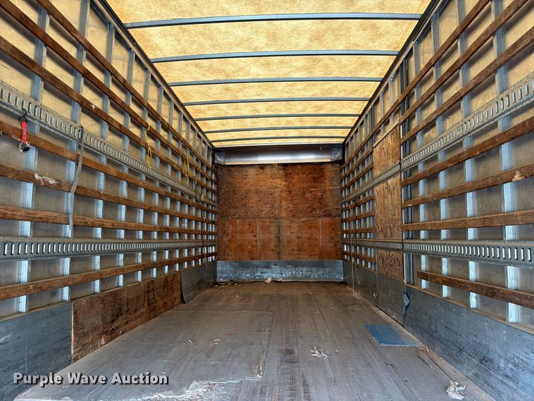 image for item FT6306 2000 Freightliner FL70 box truck