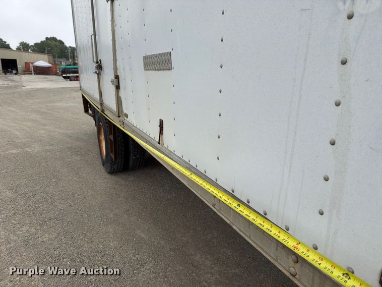 image for item FT6306 2000 Freightliner FL70 box truck