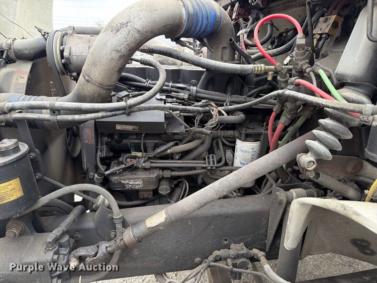 image for item FT6306 2000 Freightliner FL70 box truck