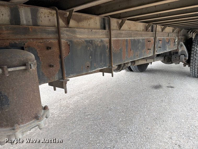 image for item FT6306 2000 Freightliner FL70 box truck