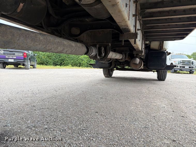 image for item FT6306 2000 Freightliner FL70 box truck