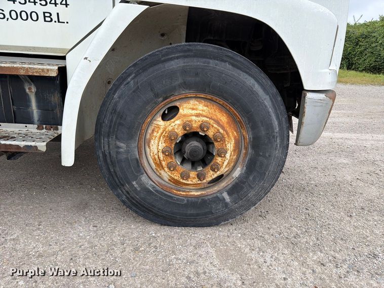 image for item FT6306 2000 Freightliner FL70 box truck