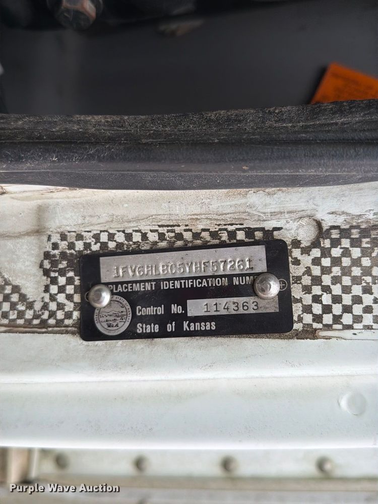 image for item FT6306 2000 Freightliner FL70 box truck