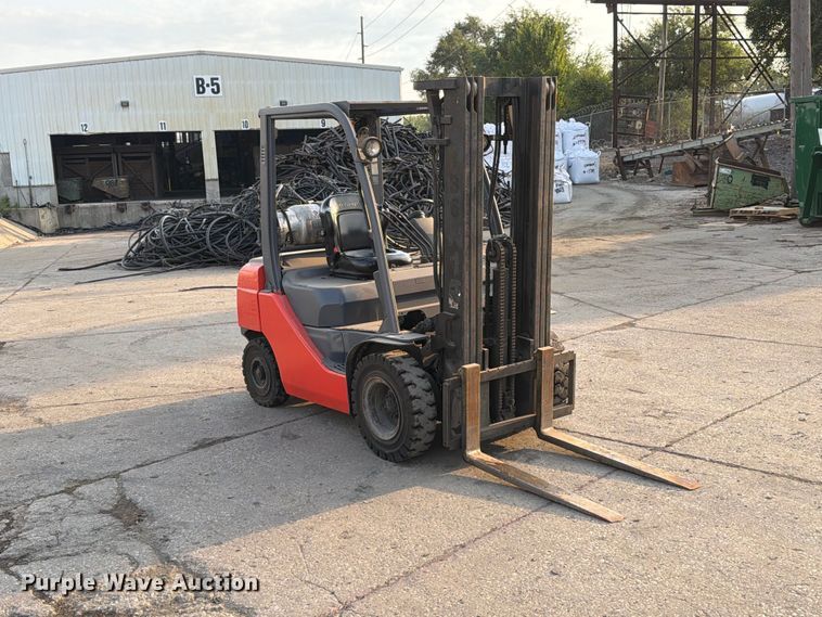 image for item FT6346 Toyota 8FGU25 forklift