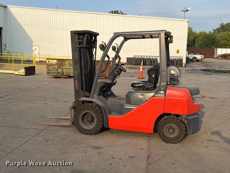 image for item FT6346 Toyota 8FGU25 forklift