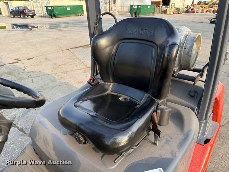 image for item FT6346 Toyota 8FGU25 forklift