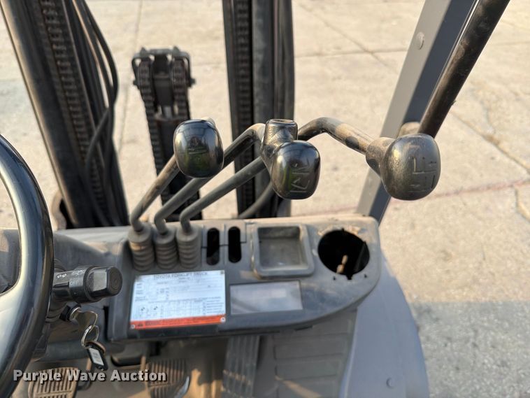 image for item FT6346 Toyota 8FGU25 forklift