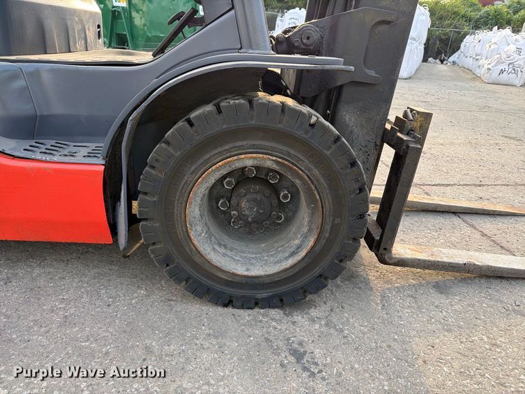 image for item FT6346 Toyota 8FGU25 forklift