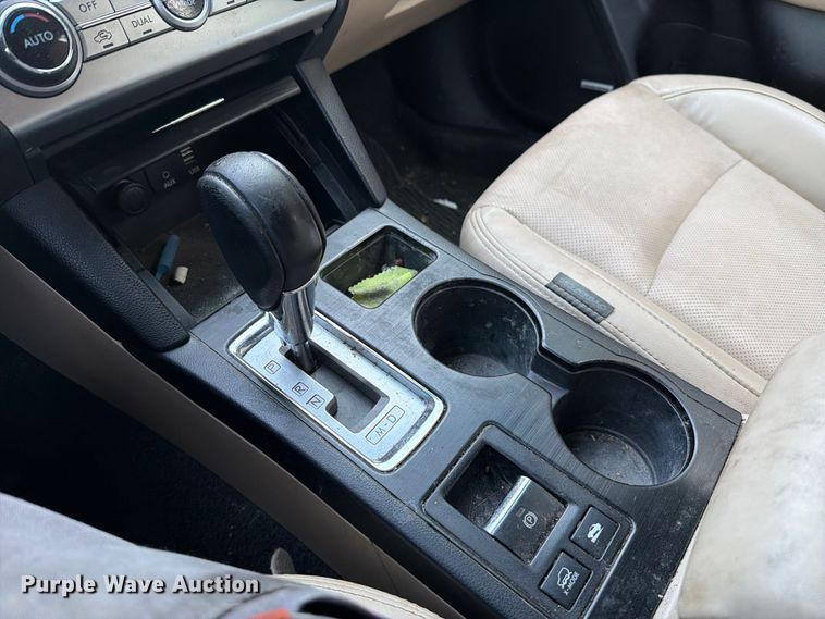 image for item FT6350 2015 Subaru Outback SUV