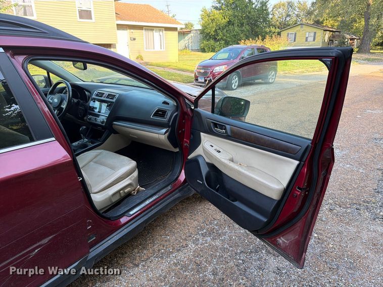 image for item FT6350 2015 Subaru Outback SUV