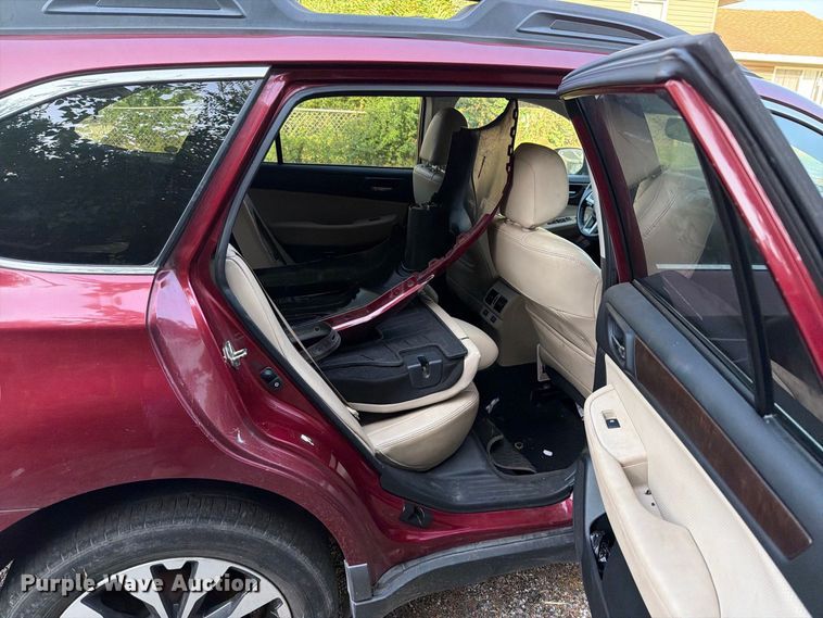 image for item FT6350 2015 Subaru Outback SUV