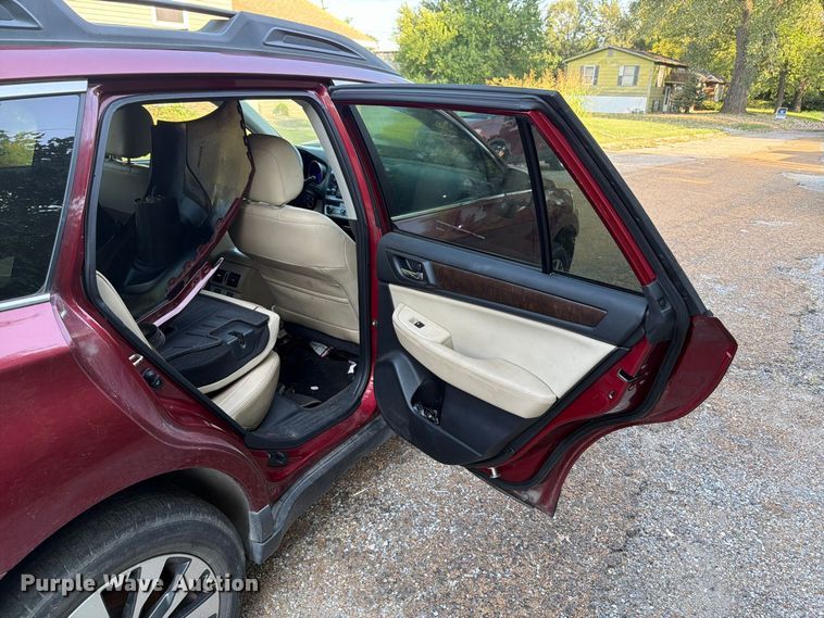 image for item FT6350 2015 Subaru Outback SUV