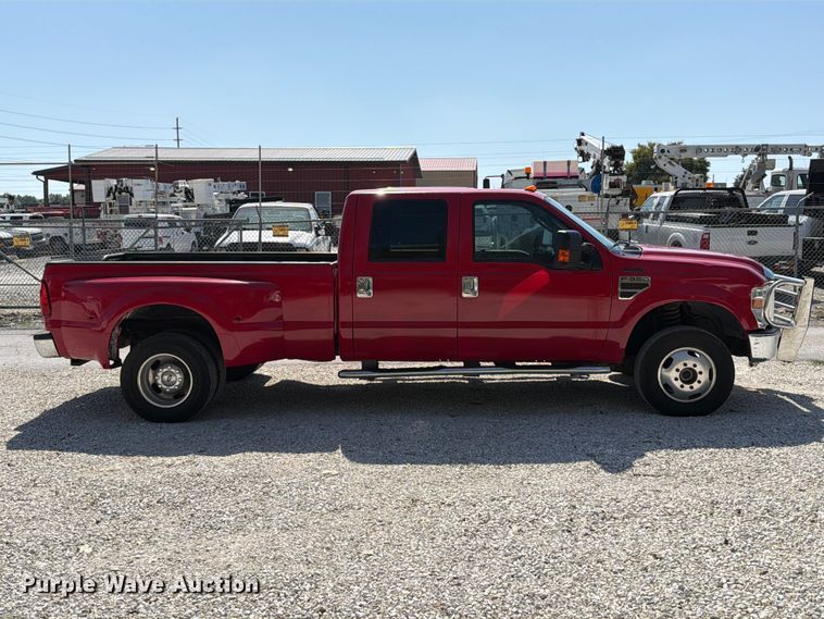 image for item FT6354 2008 Ford F350 Super Duty Crew Cab pickup truck