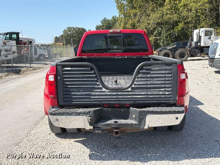 image for item FT6354 2008 Ford F350 Super Duty Crew Cab pickup truck