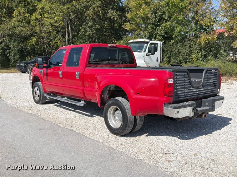image for item FT6354 2008 Ford F350 Super Duty Crew Cab pickup truck
