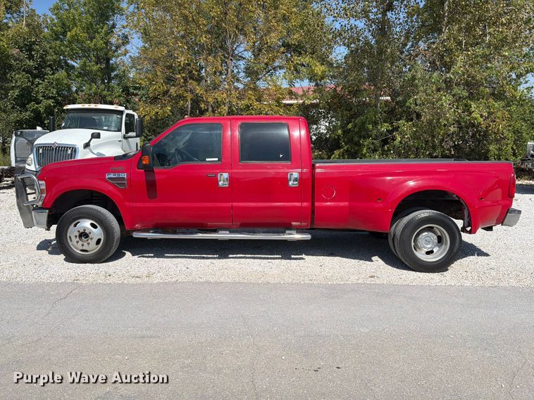 image for item FT6354 2008 Ford F350 Super Duty Crew Cab pickup truck