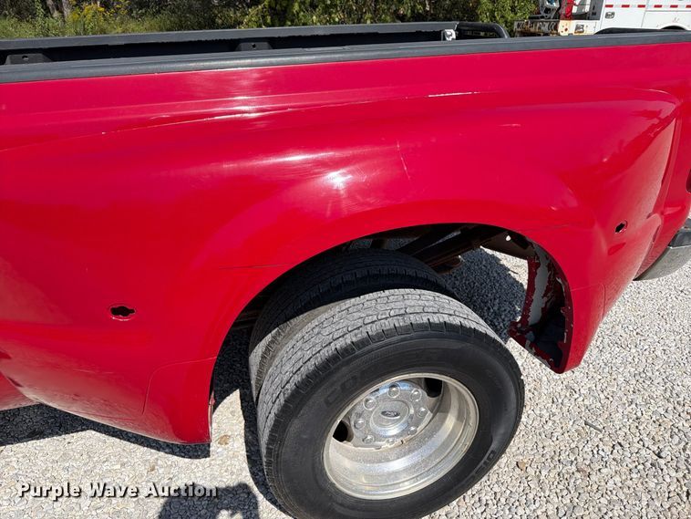 image for item FT6354 2008 Ford F350 Super Duty Crew Cab pickup truck