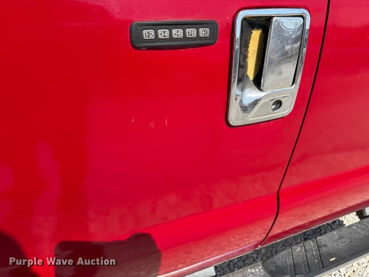 image for item FT6354 2008 Ford F350 Super Duty Crew Cab pickup truck