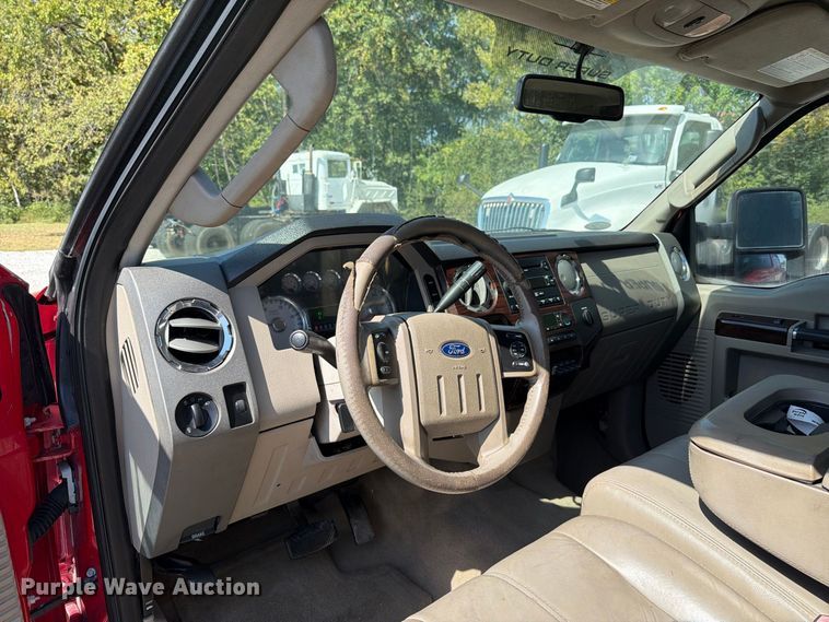 image for item FT6354 2008 Ford F350 Super Duty Crew Cab pickup truck