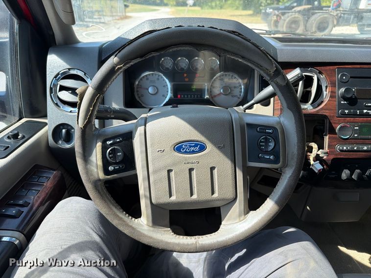 image for item FT6354 2008 Ford F350 Super Duty Crew Cab pickup truck