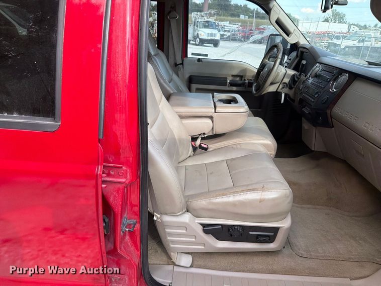 image for item FT6354 2008 Ford F350 Super Duty Crew Cab pickup truck