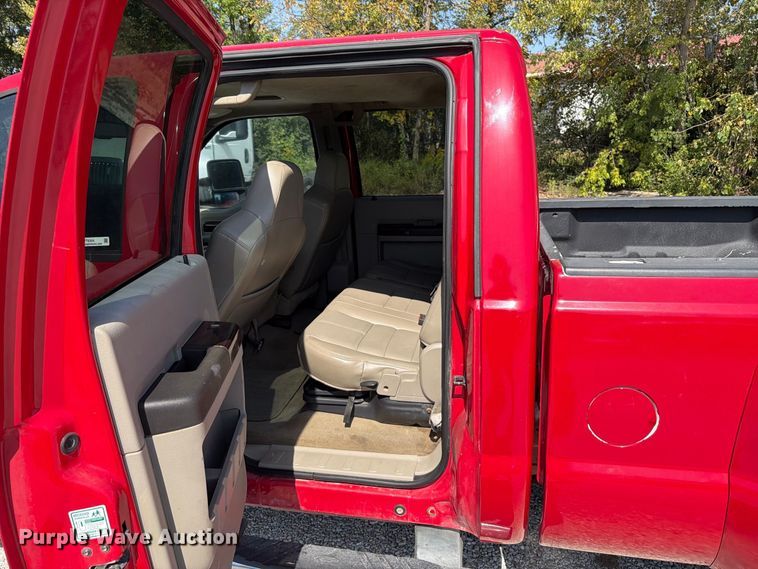 image for item FT6354 2008 Ford F350 Super Duty Crew Cab pickup truck