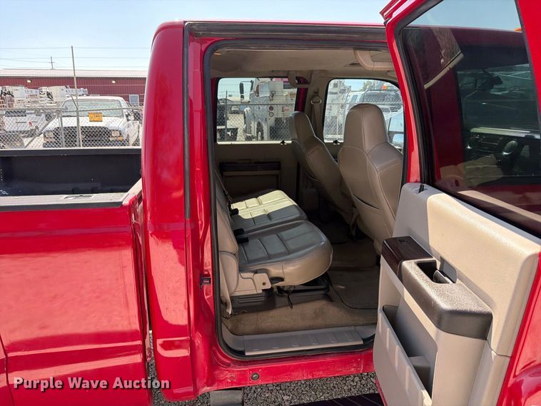 image for item FT6354 2008 Ford F350 Super Duty Crew Cab pickup truck