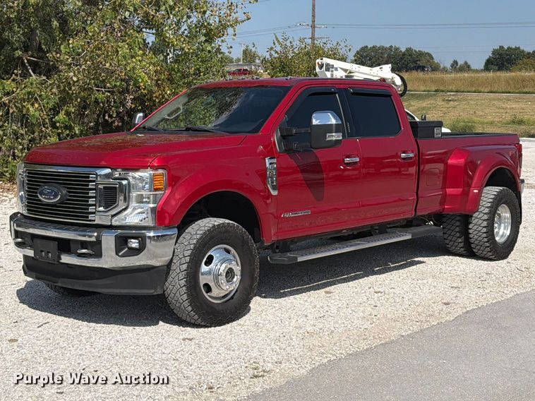 image for item FT6355 2020 Ford F350 Super Duty Crew Cab pickup truck