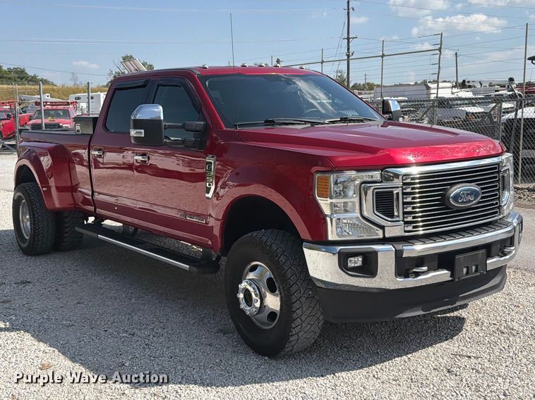 image for item FT6355 2020 Ford F350 Super Duty Crew Cab pickup truck