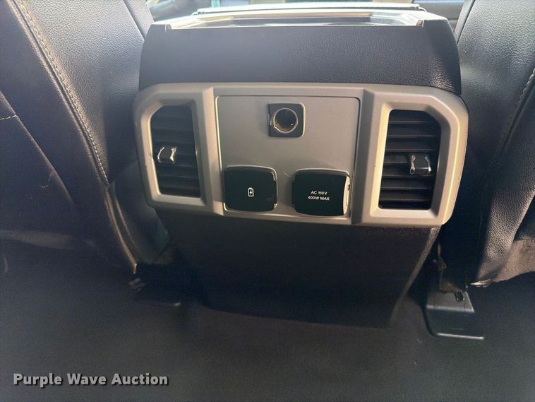 image for item FT6355 2020 Ford F350 Super Duty Crew Cab pickup truck