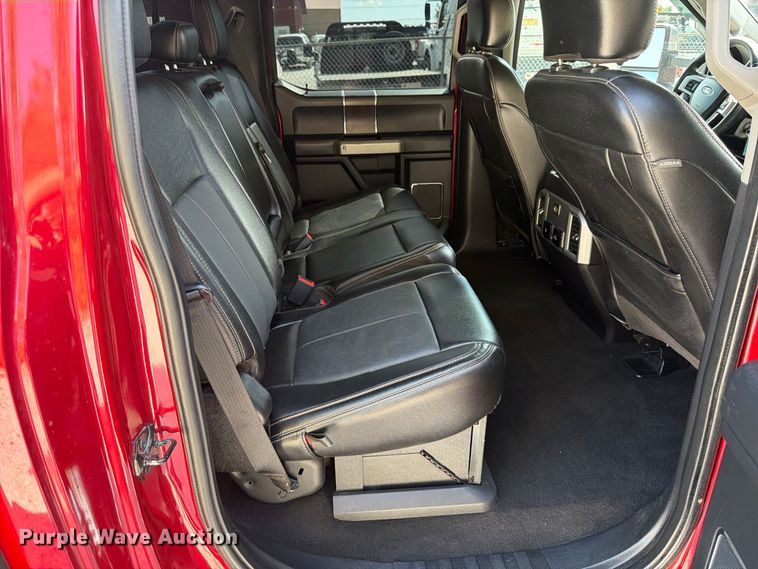image for item FT6355 2020 Ford F350 Super Duty Crew Cab pickup truck