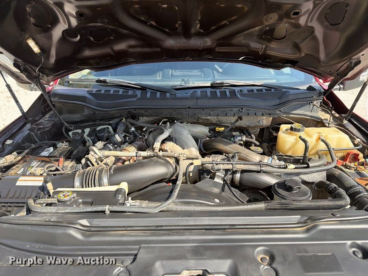 image for item FT6355 2020 Ford F350 Super Duty Crew Cab pickup truck