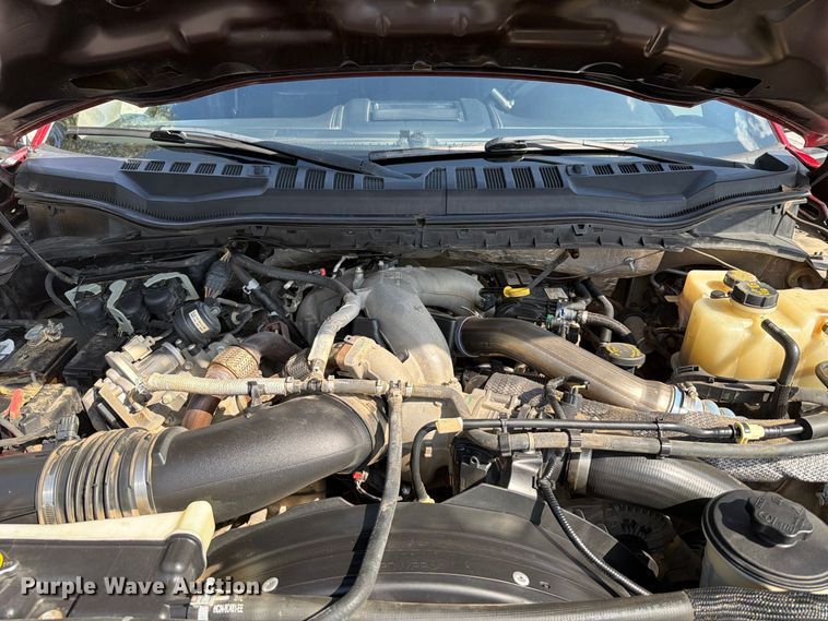 image for item FT6355 2020 Ford F350 Super Duty Crew Cab pickup truck