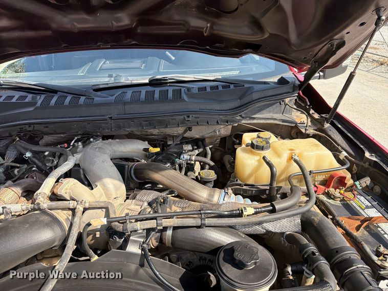 image for item FT6355 2020 Ford F350 Super Duty Crew Cab pickup truck