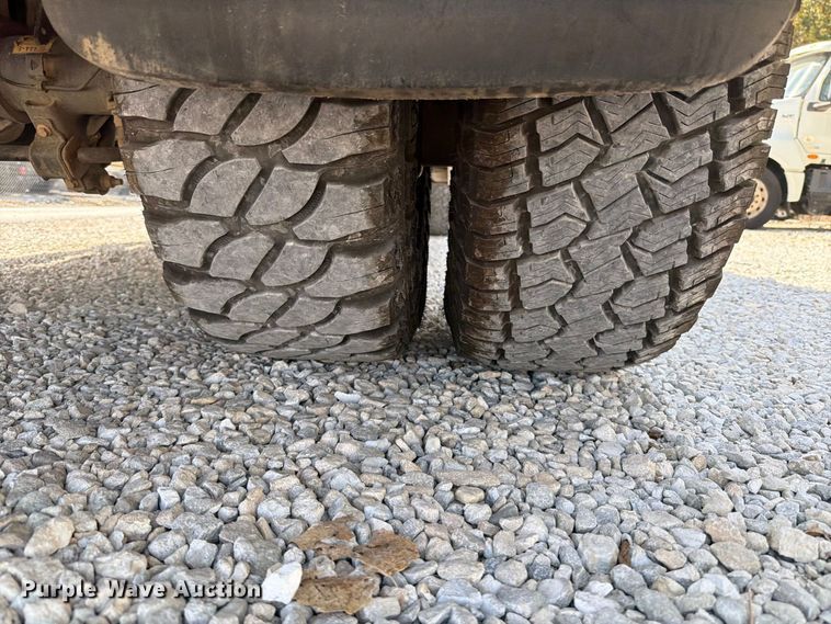 image for item FT6355 2020 Ford F350 Super Duty Crew Cab pickup truck