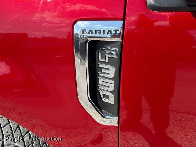 image for item FT6355 2020 Ford F350 Super Duty Crew Cab pickup truck