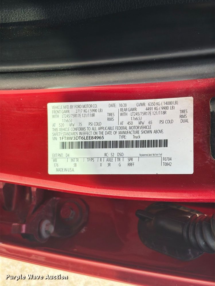 image for item FT6355 2020 Ford F350 Super Duty Crew Cab pickup truck