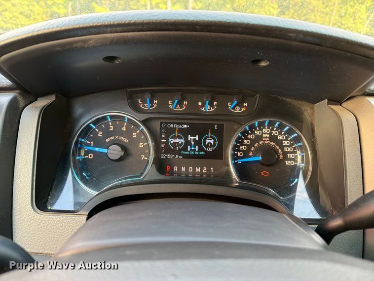 image for item FT6357 2013 Ford F150 XLT Crew Cab pickup truck
