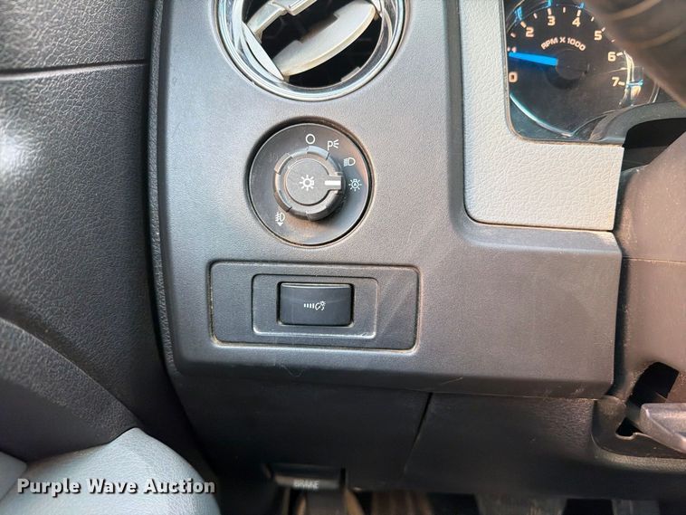 image for item FT6357 2013 Ford F150 XLT Crew Cab pickup truck