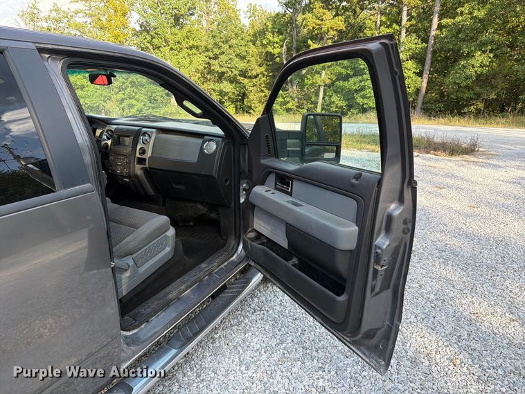 image for item FT6357 2013 Ford F150 XLT Crew Cab pickup truck
