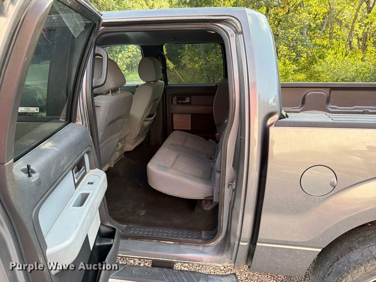 image for item FT6357 2013 Ford F150 XLT Crew Cab pickup truck