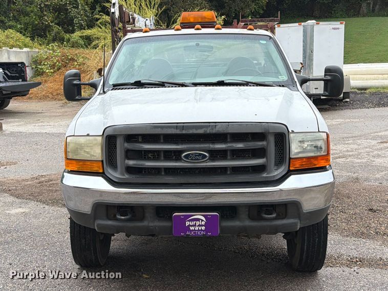 image for item FT6358 2001 Ford F550 Super Duty XL utility / service truck