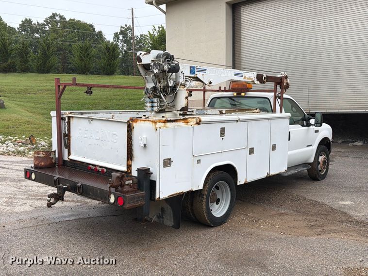 image for item FT6358 2001 Ford F550 Super Duty XL utility / service truck