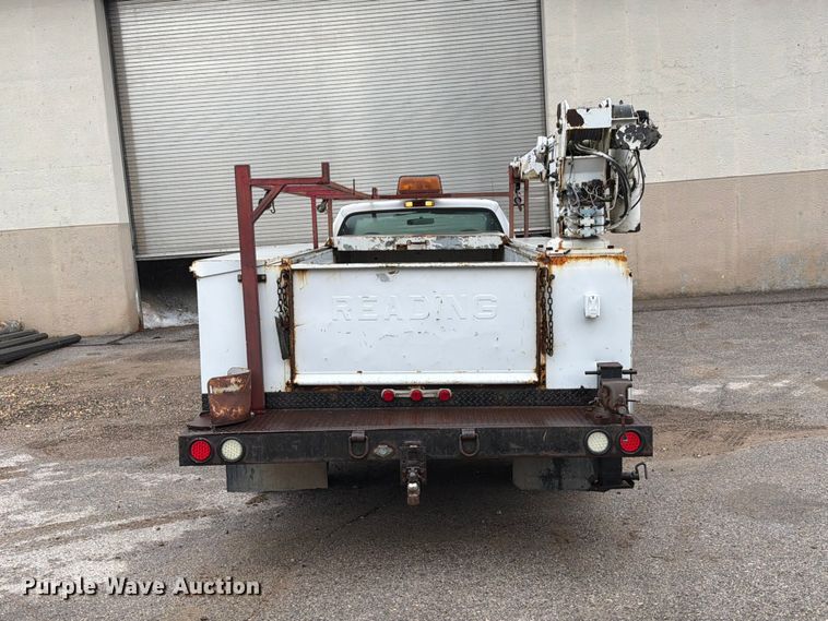 image for item FT6358 2001 Ford F550 Super Duty XL utility / service truck