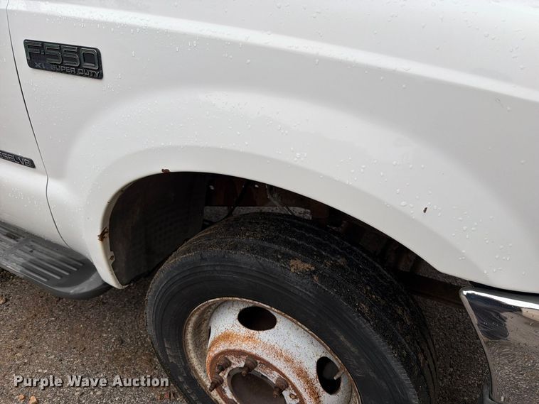 image for item FT6358 2001 Ford F550 Super Duty XL utility / service truck