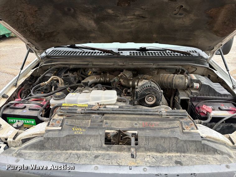 image for item FT6358 2001 Ford F550 Super Duty XL utility / service truck