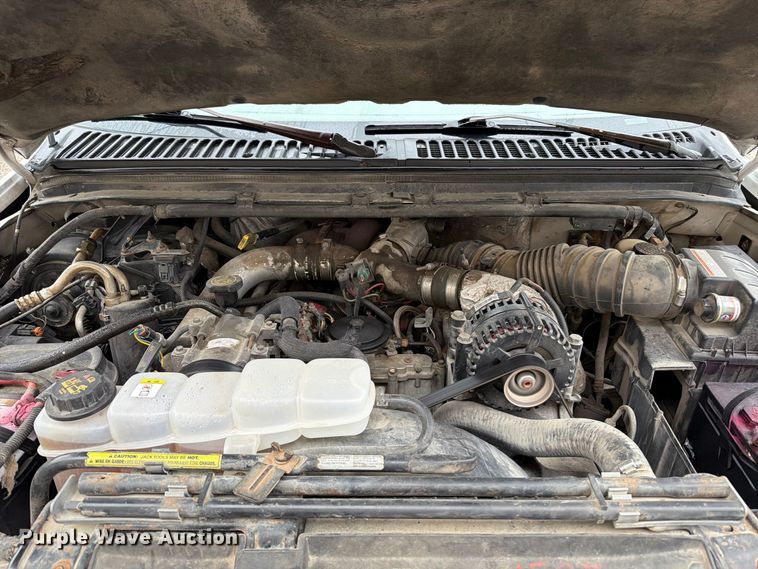 image for item FT6358 2001 Ford F550 Super Duty XL utility / service truck