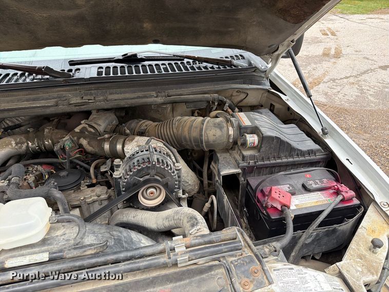 image for item FT6358 2001 Ford F550 Super Duty XL utility / service truck